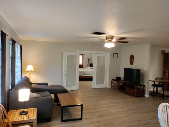 Building Photo - 77 Cardinal Dr