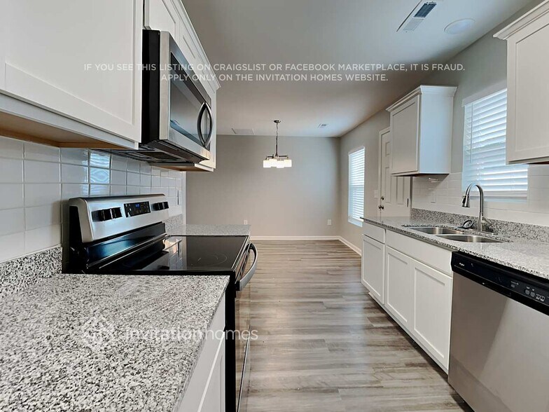 Building Photo - 3802 Miller Dr