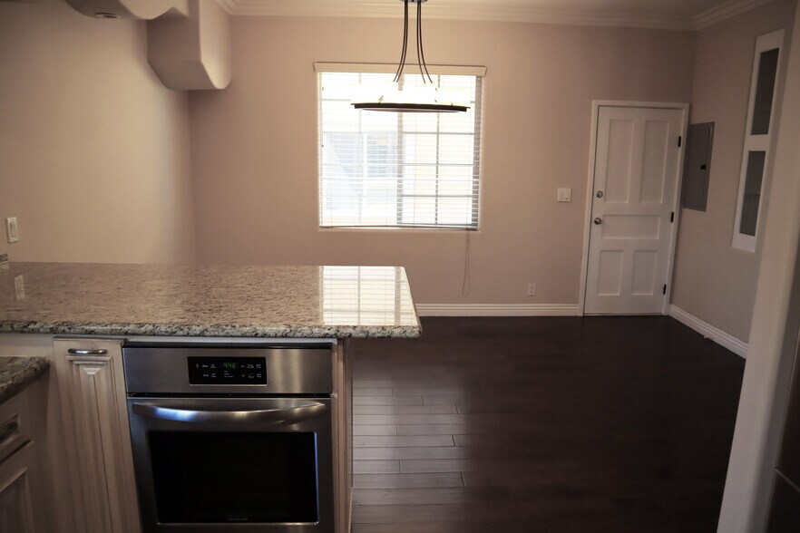 Gorgeous Hardwood Floors - 2026 -2028 Clyde Ave