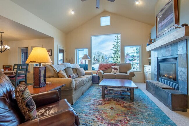 Building Photo - 2022 Creek Resort Cir