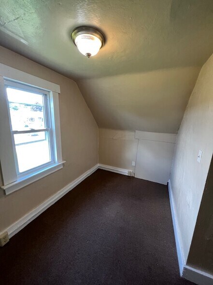 Building Photo - 143 Washington St