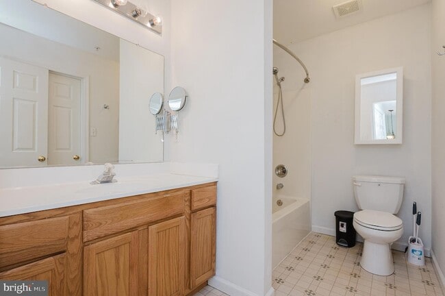 Building Photo - 14 Merganser Ct