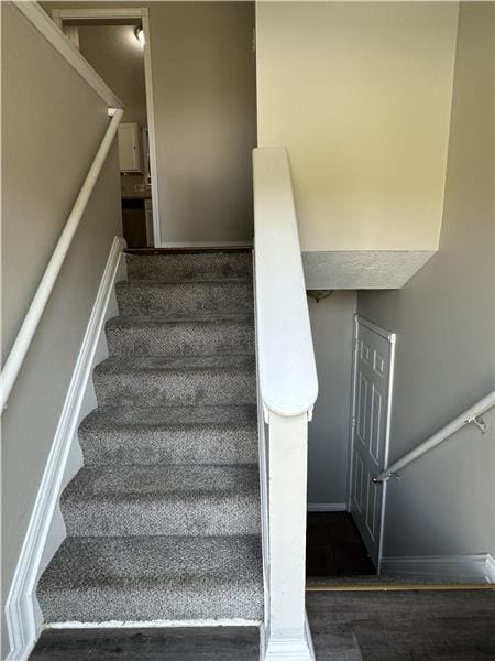 Building Photo - 2633 Burdsall Dr