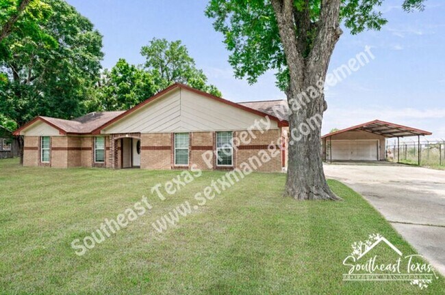 Building Photo - 250 Duhon St