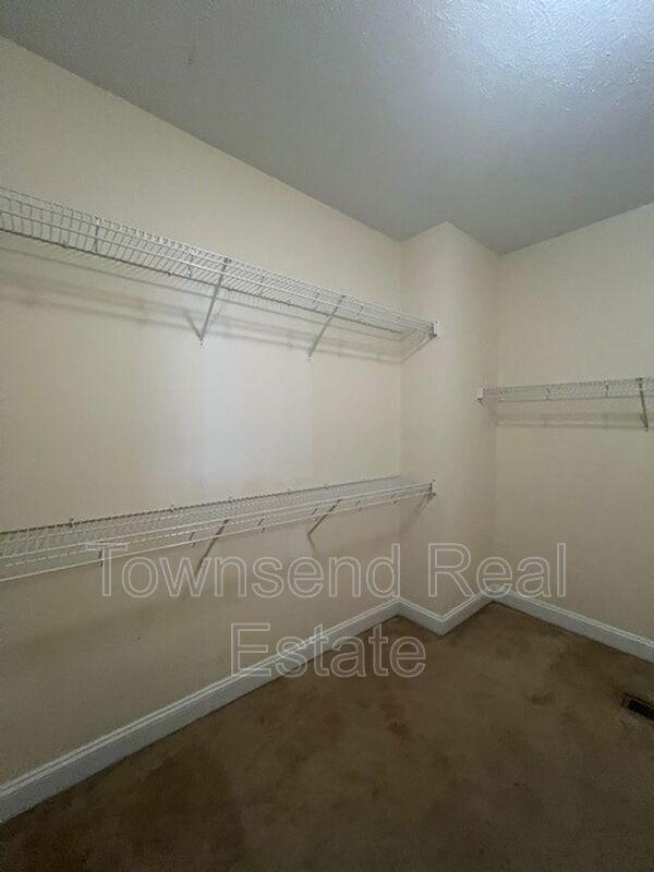 Building Photo - 305 W Summerchase Dr