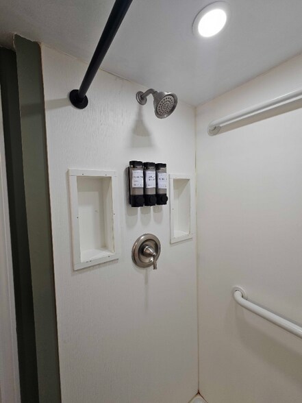 Building Photo - 318 Murphy Ave