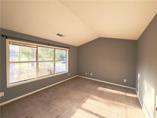 Building Photo - 11865 Carriage Park Ln