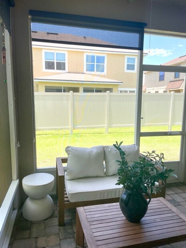 Building Photo - 3/2.5 ANNUAL/FURNISHED  TOWNHOUSE- GORGEOU...