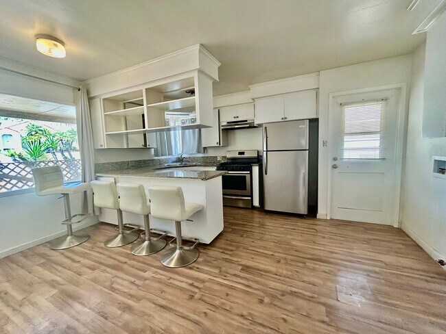 Building Photo - Charming 3 Bed 1 Bath For Rent *$400.00 Of...