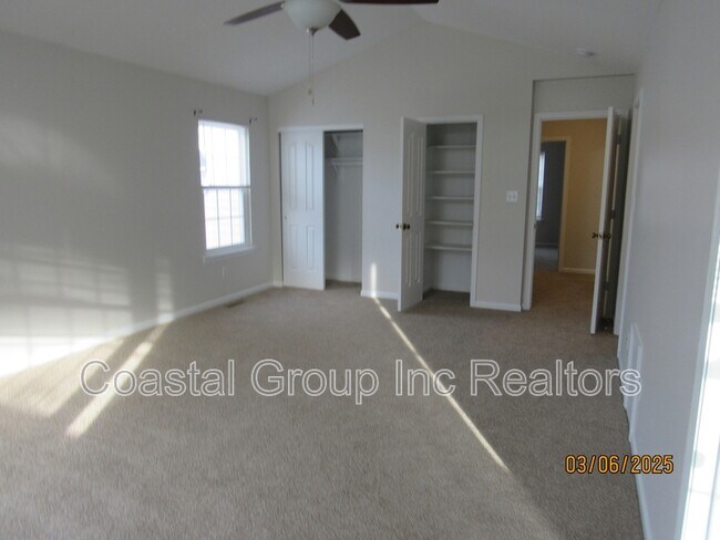 Building Photo - 1538 Stillwood St