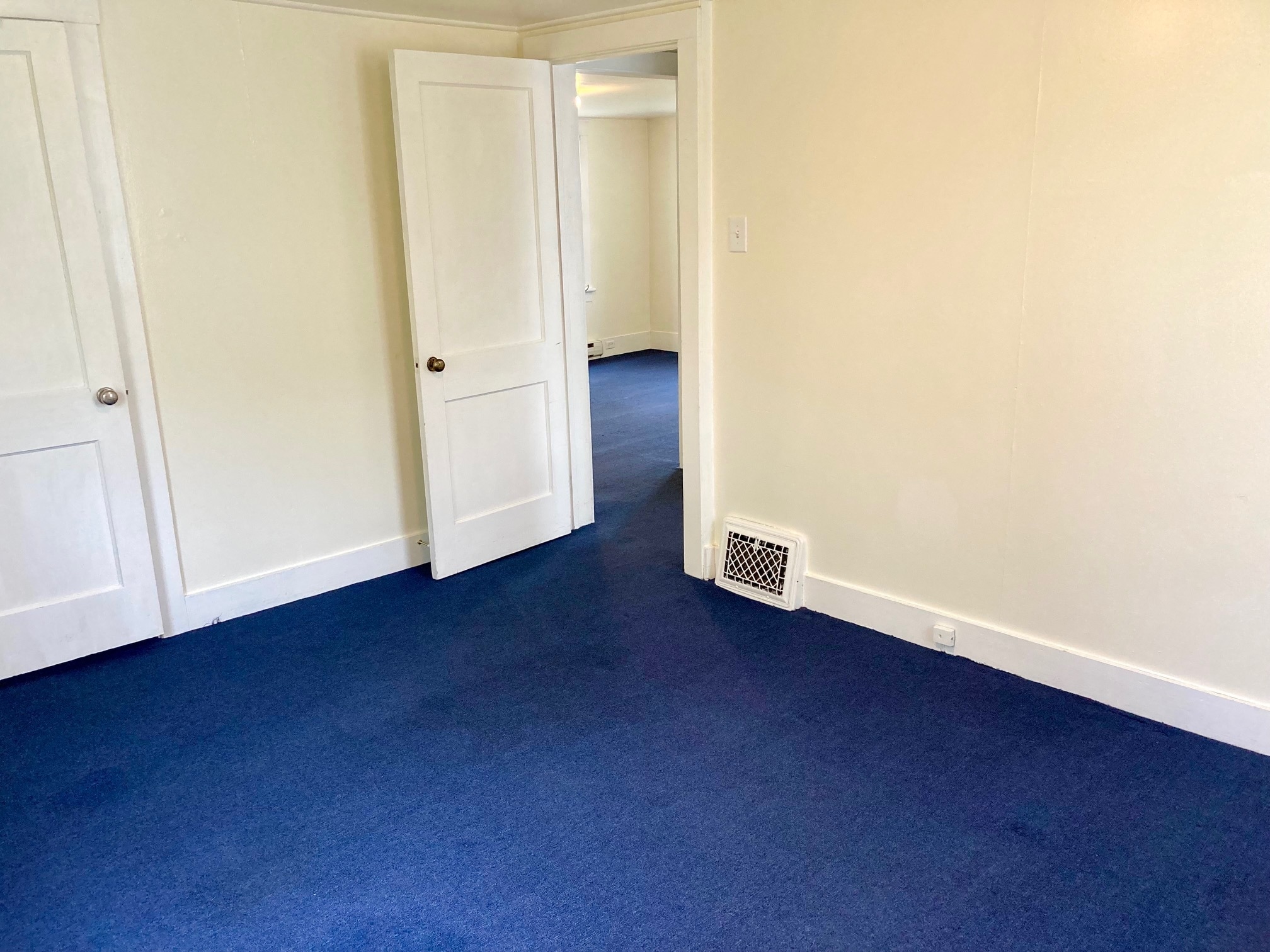 Building Photo - 414 Main St