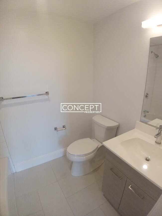 Building Photo - 40 Malvern St