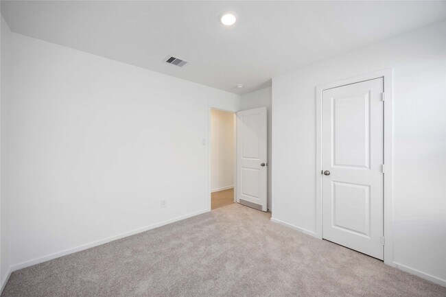 Building Photo - 4915 Esperanza Ter Dr