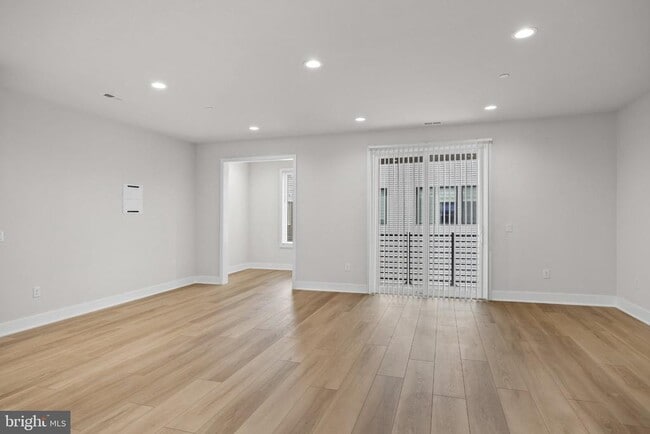 Building Photo - 2150 Northbank Pl