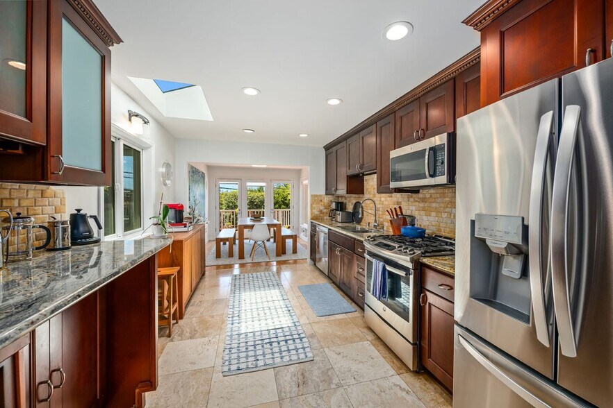 Building Photo - 8221 Delgany Ave