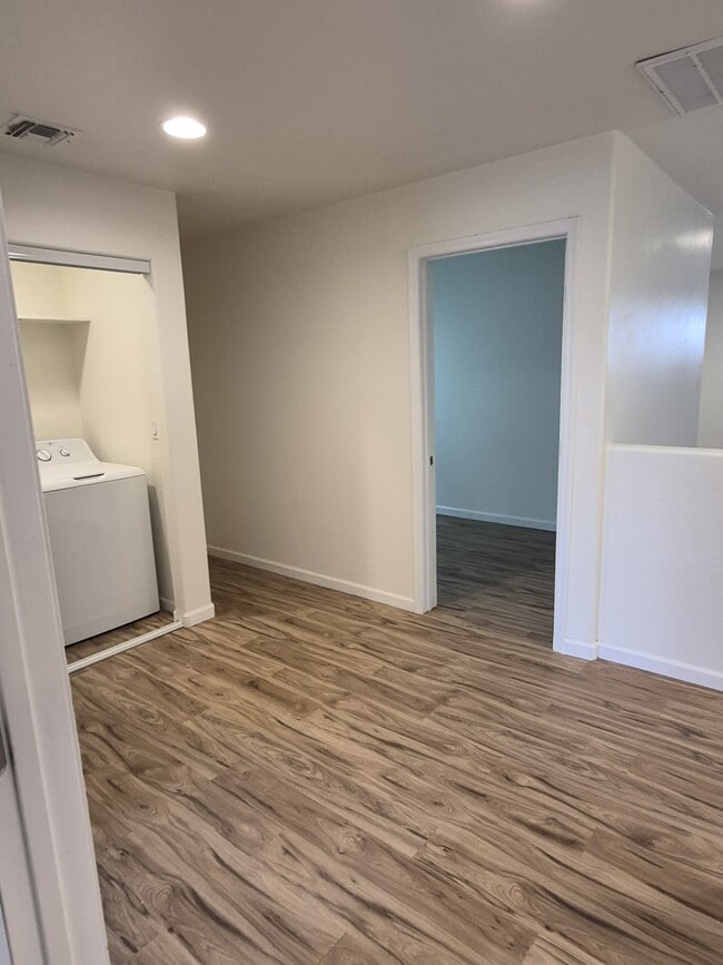 Building Photo - 299 N Hasman Dr