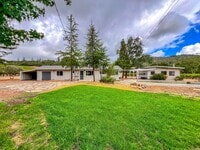 Building Photo - Three Bedroom St. Helena Home with Stunnin...