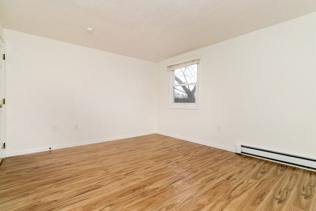 Building Photo - 82 Glendower Rd