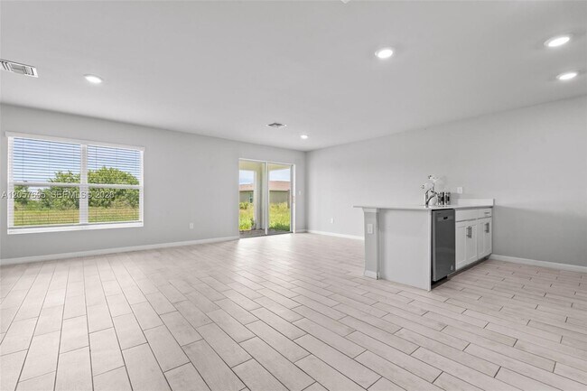 Building Photo - 7020 Ramrod Cir
