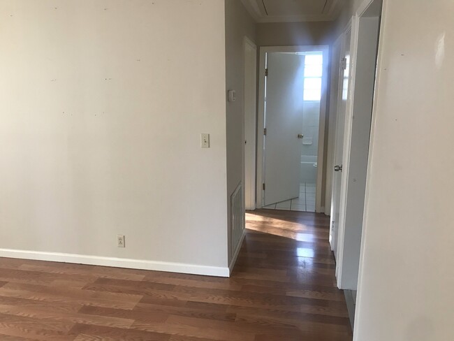Building Photo - 730 Harpeth Pkwy W