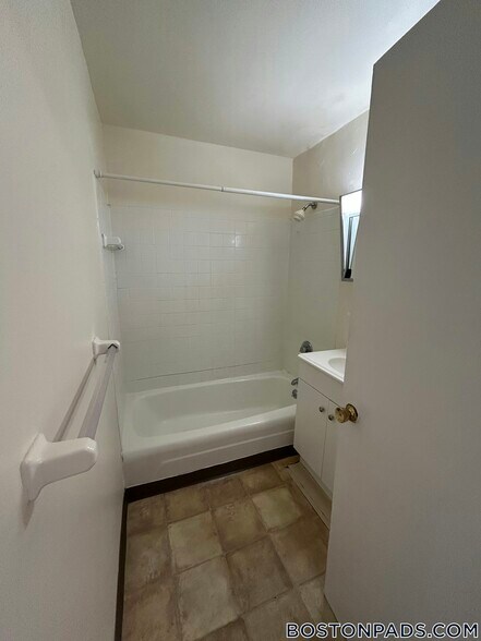 Building Photo - 66 Homer Ave