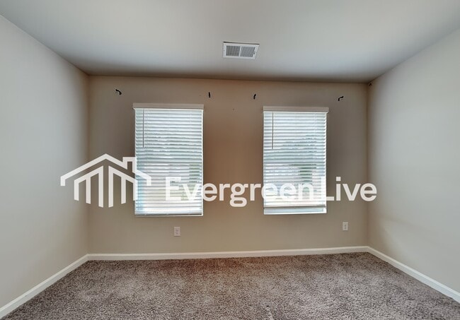 Building Photo - 150 Ross Dr