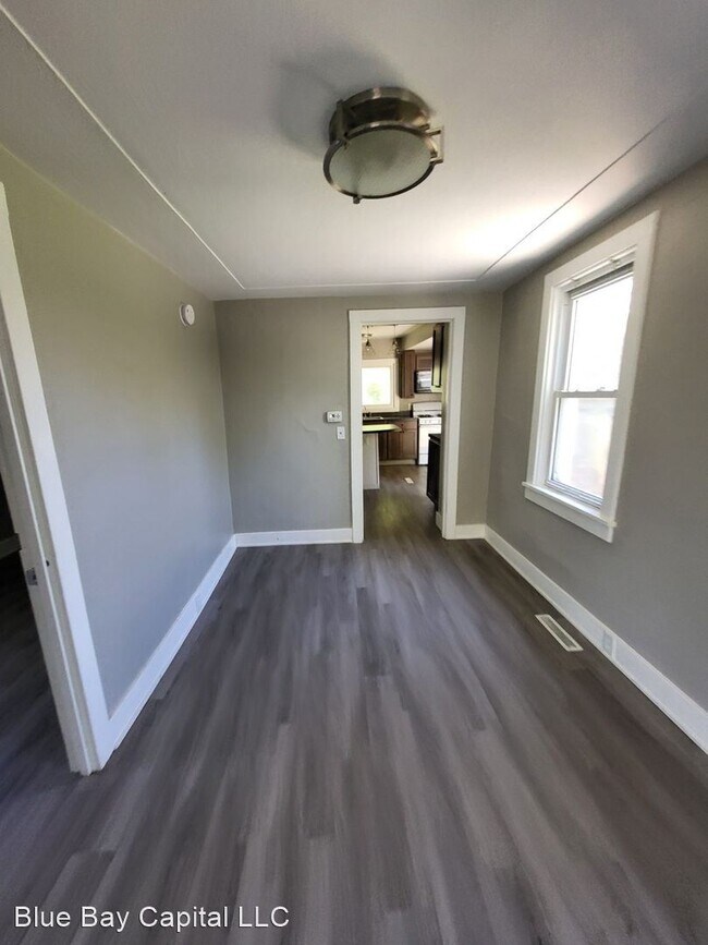 Building Photo - 3 br, 1 bath House - 372 Orchard Avenue