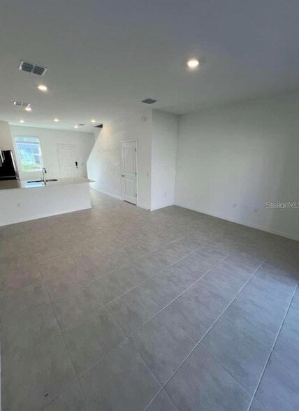 Building Photo - 3068 Skyline Lp