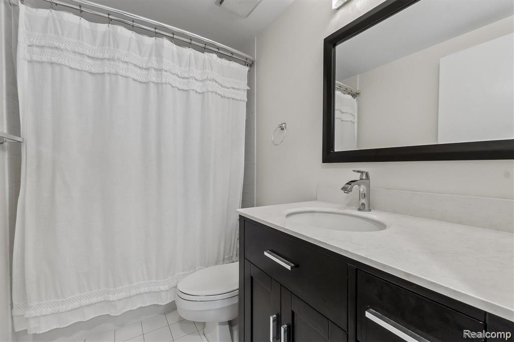 Building Photo - 411 S Old Woodward Ave