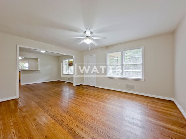 Building Photo - 3-Bedroom, 2-Bath Home in Center Point