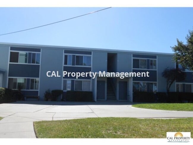 Building Photo - Newly Remodeled 2 Bedroom Apartment!