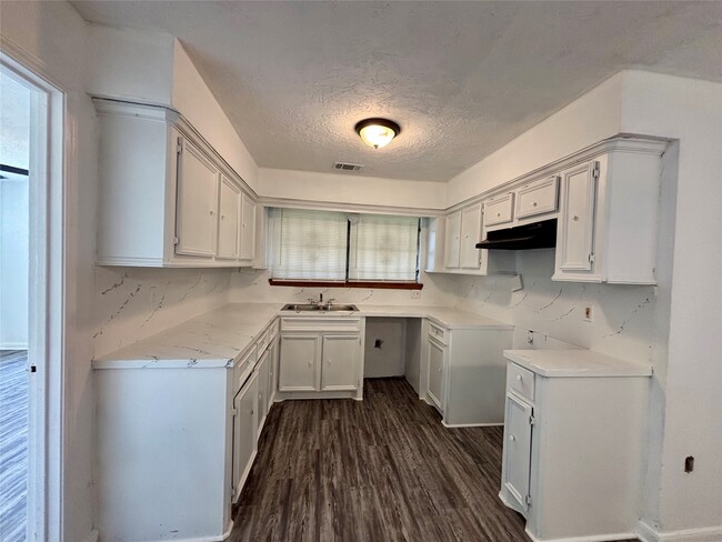 Building Photo - 7211 Orlando St