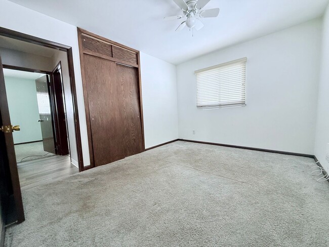 Building Photo - 3-Bed House in Waterloo