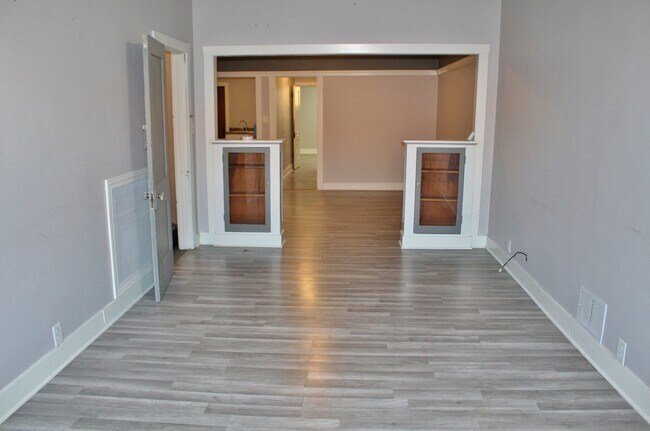 Building Photo - 404 Liberty St