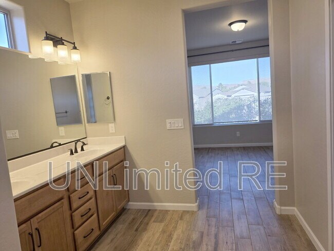 Building Photo - 308 Spirit Cir