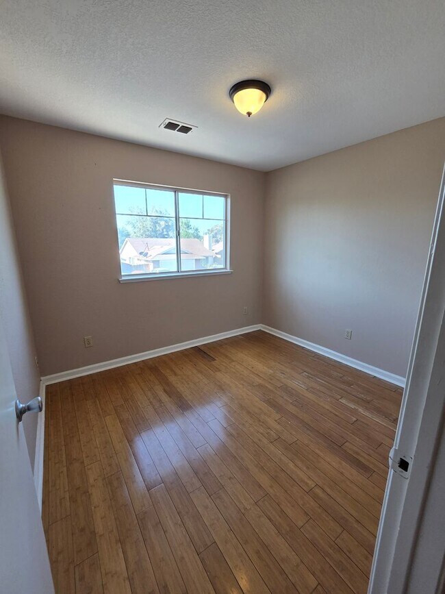 Building Photo - 1703 Diablo Creek Dr