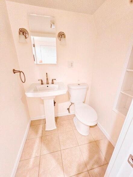 Building Photo - 11 Rockland Pl