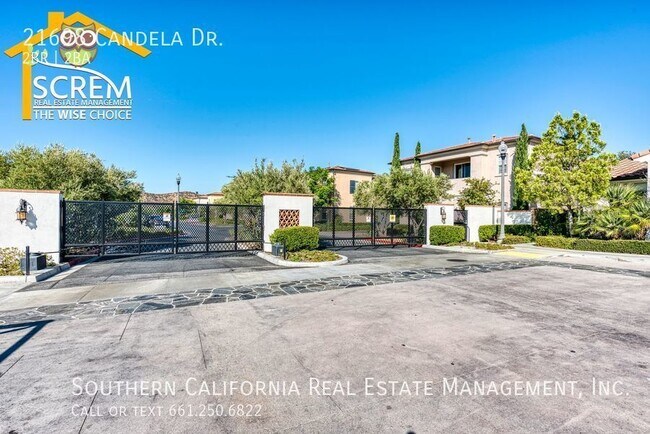 Building Photo - Updated Two Bedroom Detached Home in Gated...