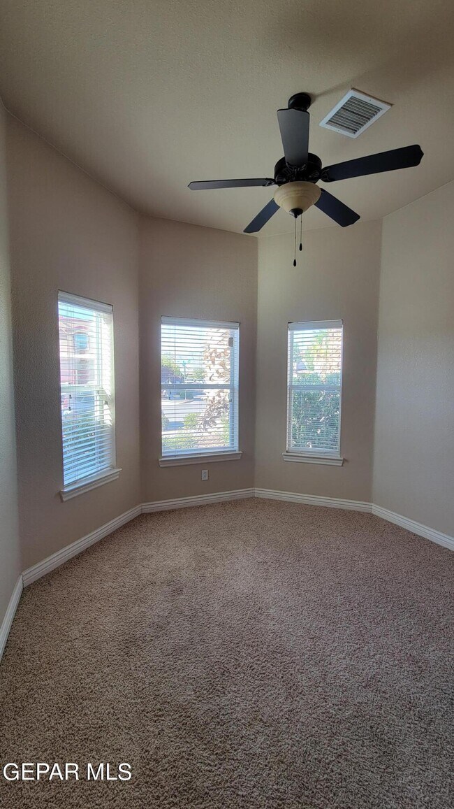 Building Photo - 11512 Porfirio Payan Dr