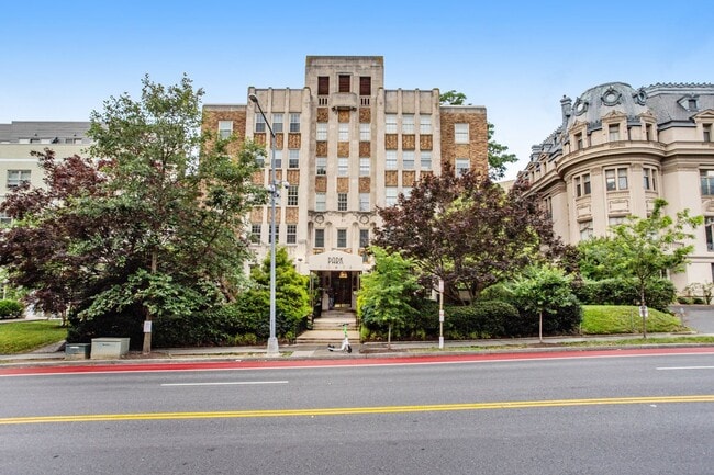 Building Photo - 1 Bedroom Meridian Hill Oasis - Parking In...