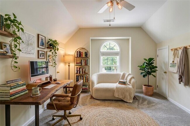 Building Photo - 1167 Druid Walk