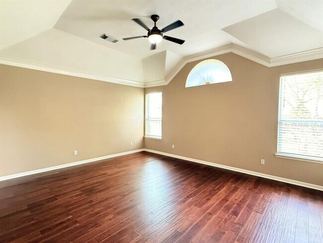 Building Photo - 2214 Jurgensen Ln