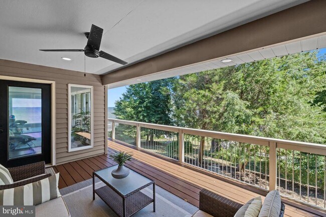 Building Photo - 5510 Beach Dr