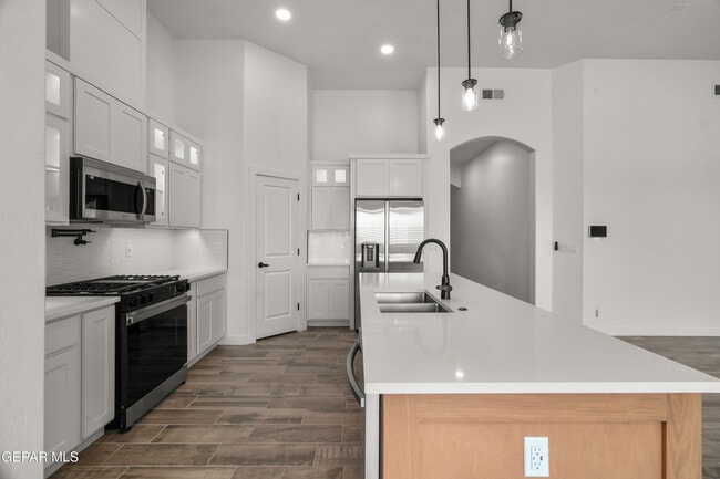 Building Photo - 874 Harpendem Dr