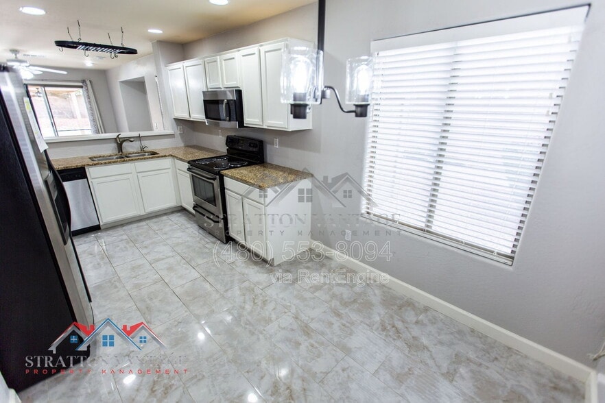 Building Photo - 2105 W Allens Peak Dr