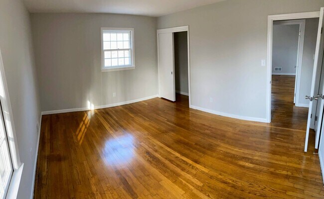 Building Photo - 3 Bedroom Home in Lynchburg