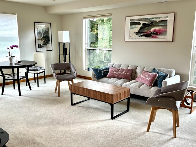 Great Room - 504 Holly Dr