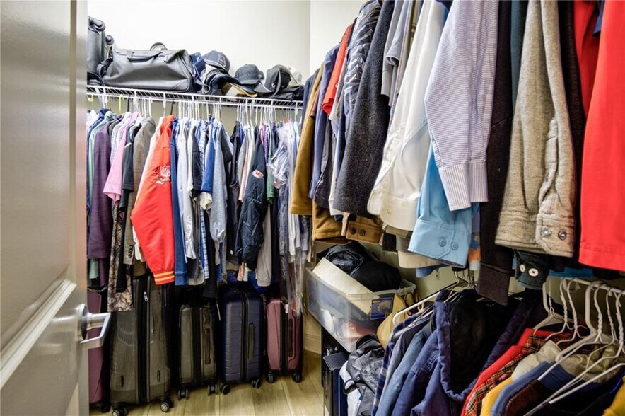 Building Photo - 1101 Walnut St