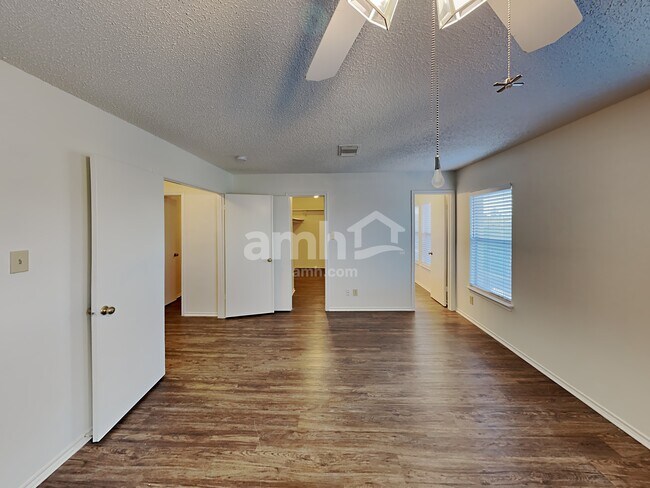 Building Photo - 8447 Mannington Pl