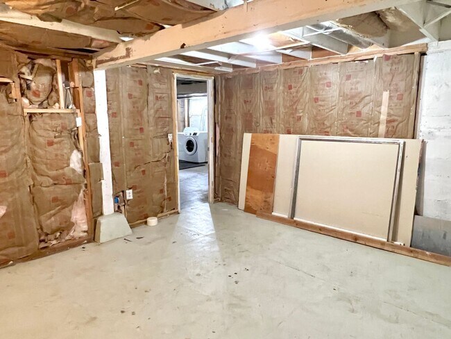 Building Photo - Charming Craftsman In The Heart Of Roseway Neighborhood